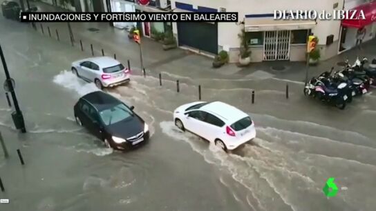 La gota fr&iacute;a se ceba con Baleares: caen 100 litros por metro cuadrado con unas rachas de viento de 150 kil&oacute;metros por hora