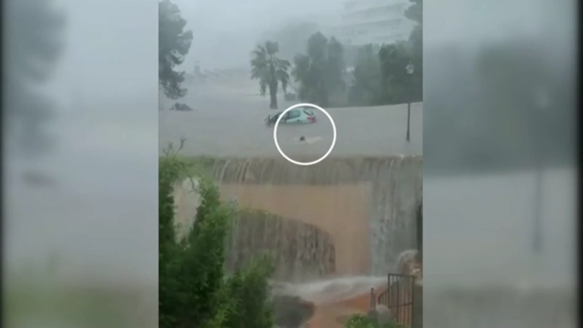 Logra salir de su vehículo tras quedar atrapada por las lluvias torrenciales en Mallorca