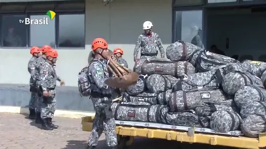 Los militares ya combaten los incendios en ocho estados de la Amazonia brasileña Los militares ya combaten los incendios en ocho estados de la Amazonia brasileña