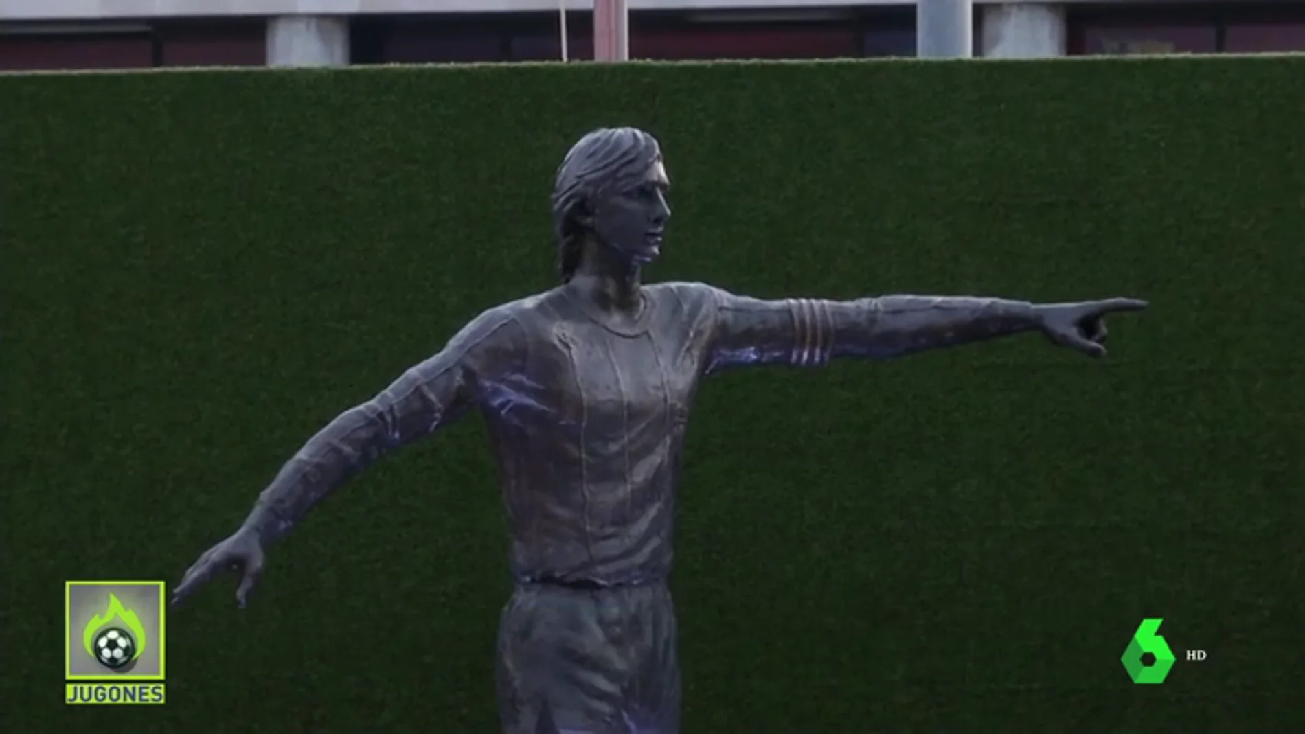 Espectacular: así es la estatua de tres metros de Johan Cruyff en la explanada del Camp Nou