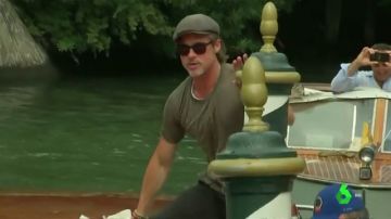 Brad Pitt a su llegada al festival de Venecia.