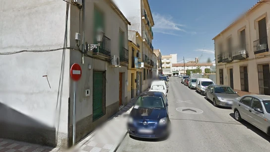 Calle donde está la casa en la que han encontrado dos cadáveres en La Carolina Calle donde está la casa en la que han encontrado dos cadáveres en La Carolina