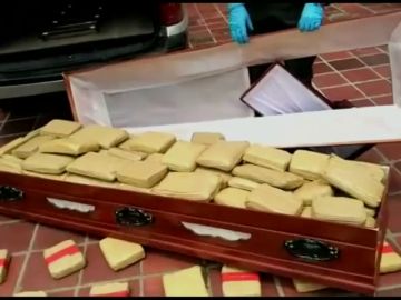 La Policía encuentra 300 kilos de cannabis ocultos dentro de un ataúd La Policía encuentra 300 kilos de cannabis ocultos dentro de un ataúd