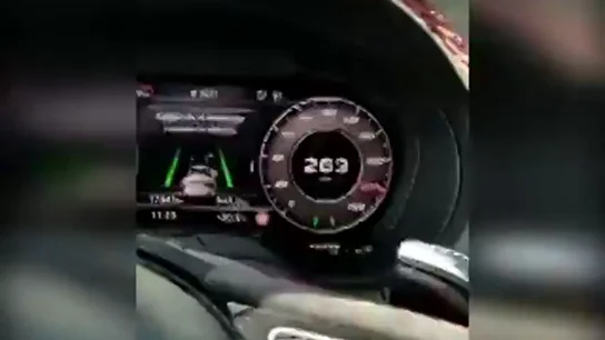 Denuncian a un conductor por circular a 263km/h y grabarlo en vídeo Denuncian a un conductor por circular a 263km/h y grabarlo en vídeo
