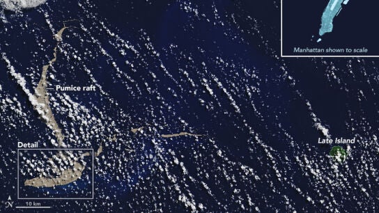 Imagen de la gran 'isla' de piedra pómez que flota en el Pacífico