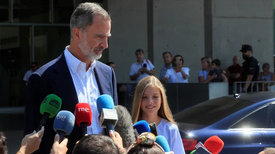 El rey Felipe VI, acompañado de su hija la infanta Sofía, en del Hospital Quirón Salud El rey Felipe VI, acompañado de su hija la infanta Sofía, en del Hospital Quirón Salud