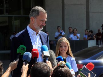 El rey Felipe VI, acompañado de su hija la infanta Sofía, en del Hospital Quirón Salud El rey Felipe VI, acompañado de su hija la infanta Sofía, en del Hospital Quirón Salud