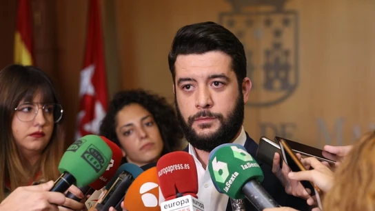 César Zafra ante los medios César Zafra ante los medios