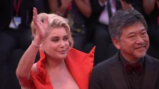 Catherine Deneuve, la musa del cine francés que seduce a Kore-eda Catherine Deneuve, la musa del cine francés que seduce a Kore-eda