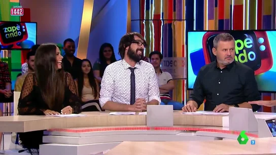 El solidario gesto de Quique Peinado con Frank Blanco en su despedida de Zapeando El solidario gesto de Quique Peinado con Frank Blanco en su despedida de Zapeando