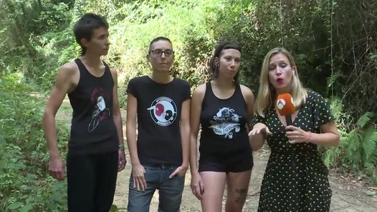 'Almas Veganas', las activistas que separan gallos de gallinas para que no las "violen": "Utilizar animales es fascista" 'Almas Veganas', las activistas que separan gallos de gallinas para que no las "violen": "Utilizar animales es fascista"