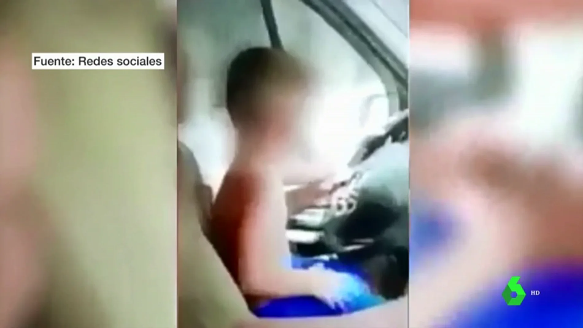 Investigan a unos padres tras difundir un vídeo de su hijo menor conduciendo y sin conductor