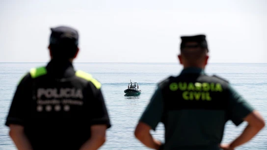Policía y Guardia Civil en la Barceloneta Policía y Guardia Civil en la Barceloneta.