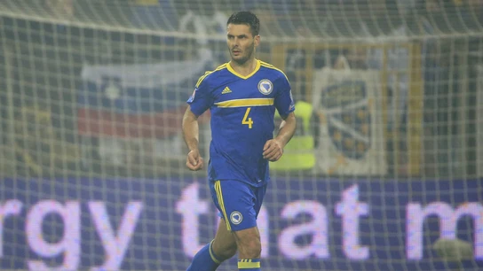 Spahic, con Bosnia Spahic, con Bosnia