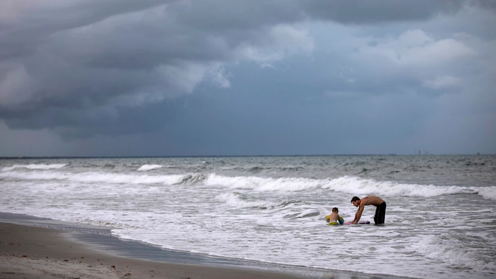 Tormentas en las playas por la llegada del huracán Dorian.