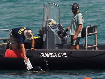Imagen de una lancha de la Guardia Civil Imagen de una lancha de la Guardia Civil