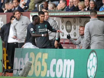 Mané, exaltado en el banquillo Mané, exaltado en el banquillo