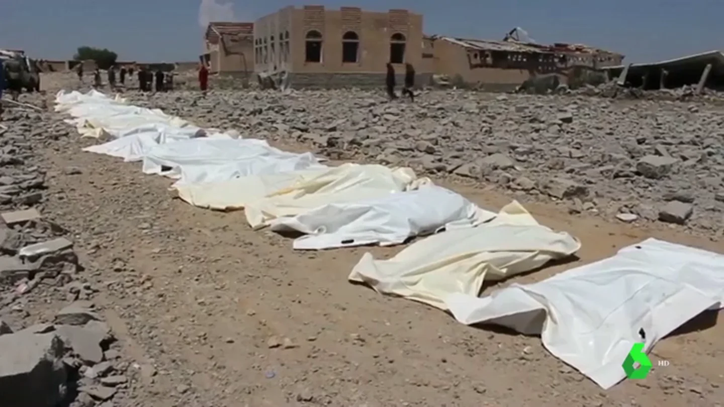 Más de 100 prisioneros hutíes mueren en un ataque aéreo de Arabia Saudí a una cárcel de Yemen Más de 100 prisioneros hutíes mueren en un ataque aéreo de Arabia Saudí a una cárcel de Yemen