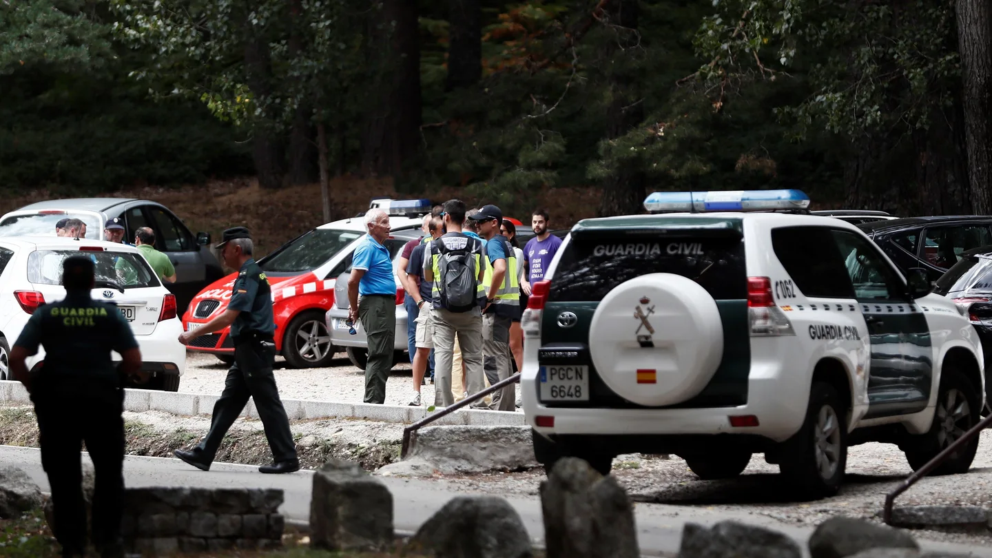 Vista del aparcamiento donde ha sido encontrado el coche de la exesquiadora olímpica Blanca Fernández Ochoa Vista del aparcamiento donde ha sido encontrado el coche de la exesquiadora olímpica Blanca Fernández Ochoa