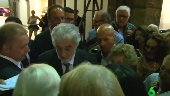 Plácido Domingo recibe el apoyo de sus seguidores Plácido Domingo recibe el apoyo de sus seguidores