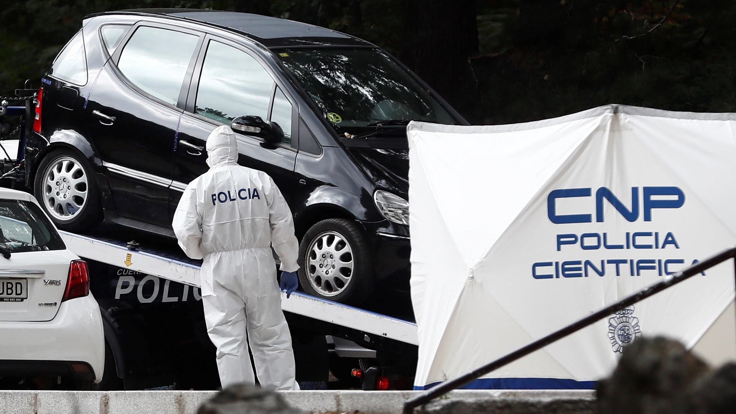 El coche de la exesquiadora olímpica Blanca Fernández Ochoa, un Mercedes clase A negro