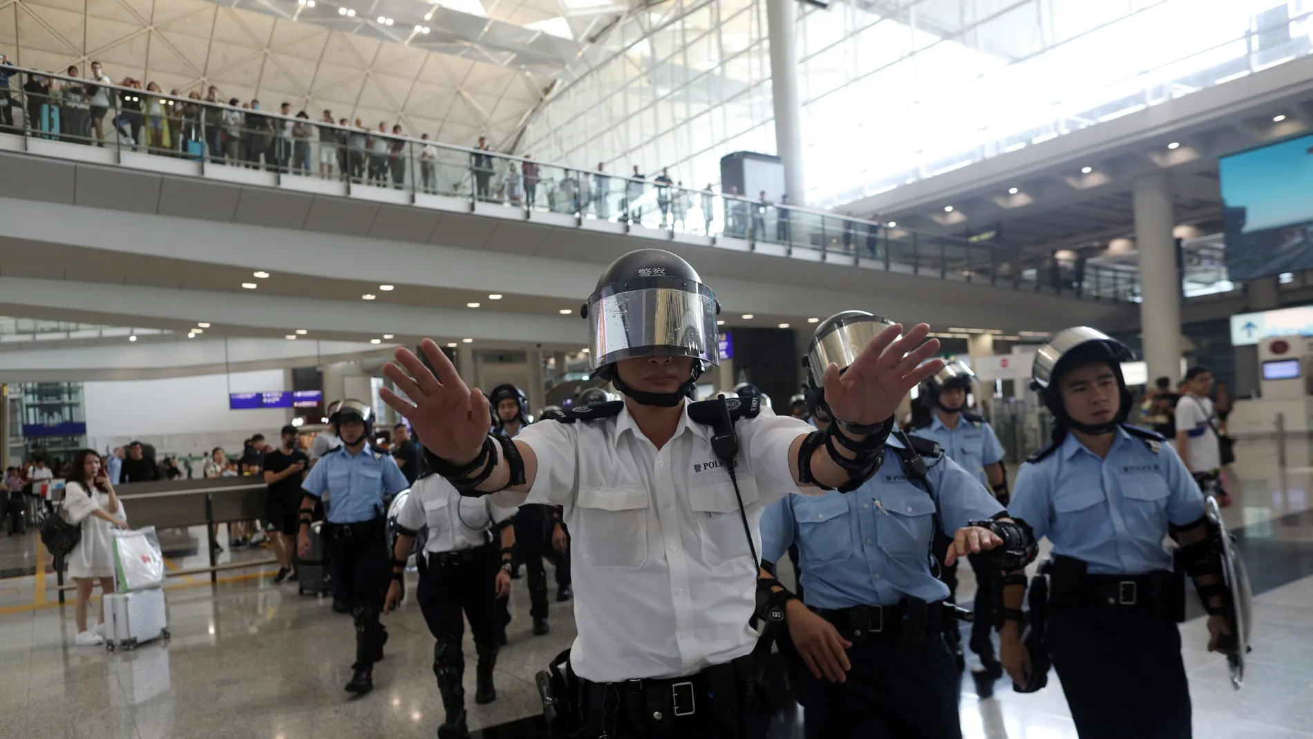 Suspendida la línea de metro del aeropuerto de Hong Kong por las protestas