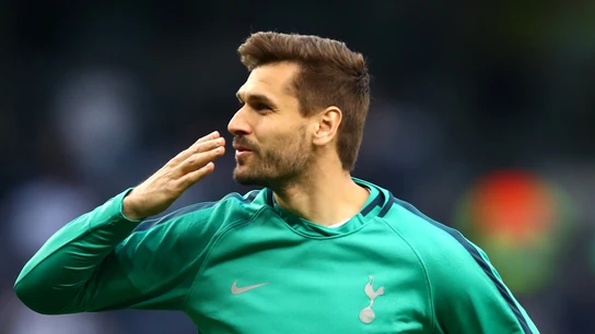 Fernando Llorente saluda a la afición. Fernando Llorente saluda a la afición