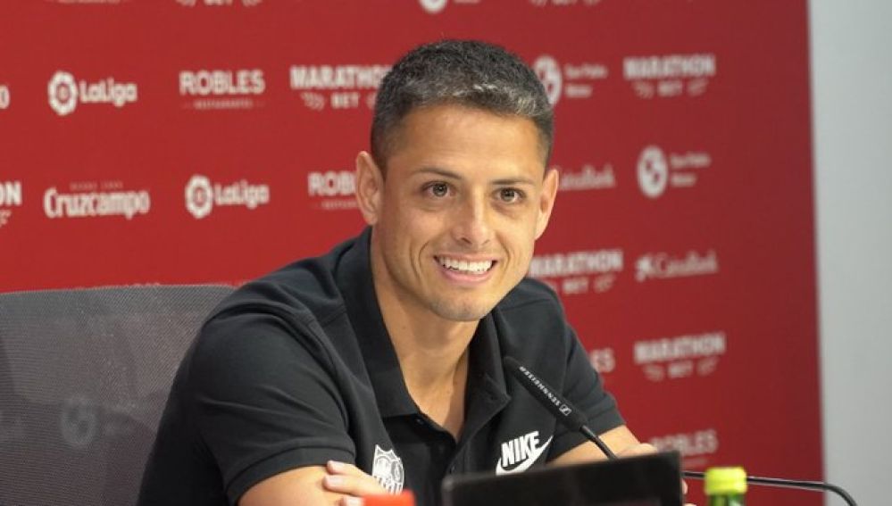 Resultado de imagen de chicharito sevilla rueda de prensa