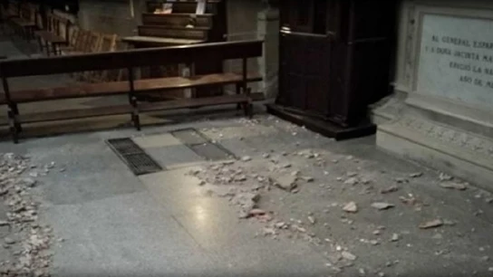 Imagen de los cascotes que se han desprendido en la concatedral de Logroño Imagen de los cascotes que se han desprendido en la concatedral de Logroño
