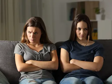 Mujeres enfadadas Mujeres enfadadas