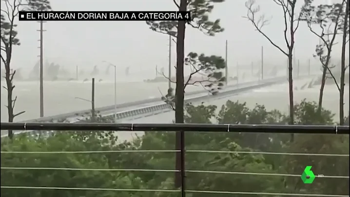 Al menos cinco muertos tras el paso del huracán Dorian