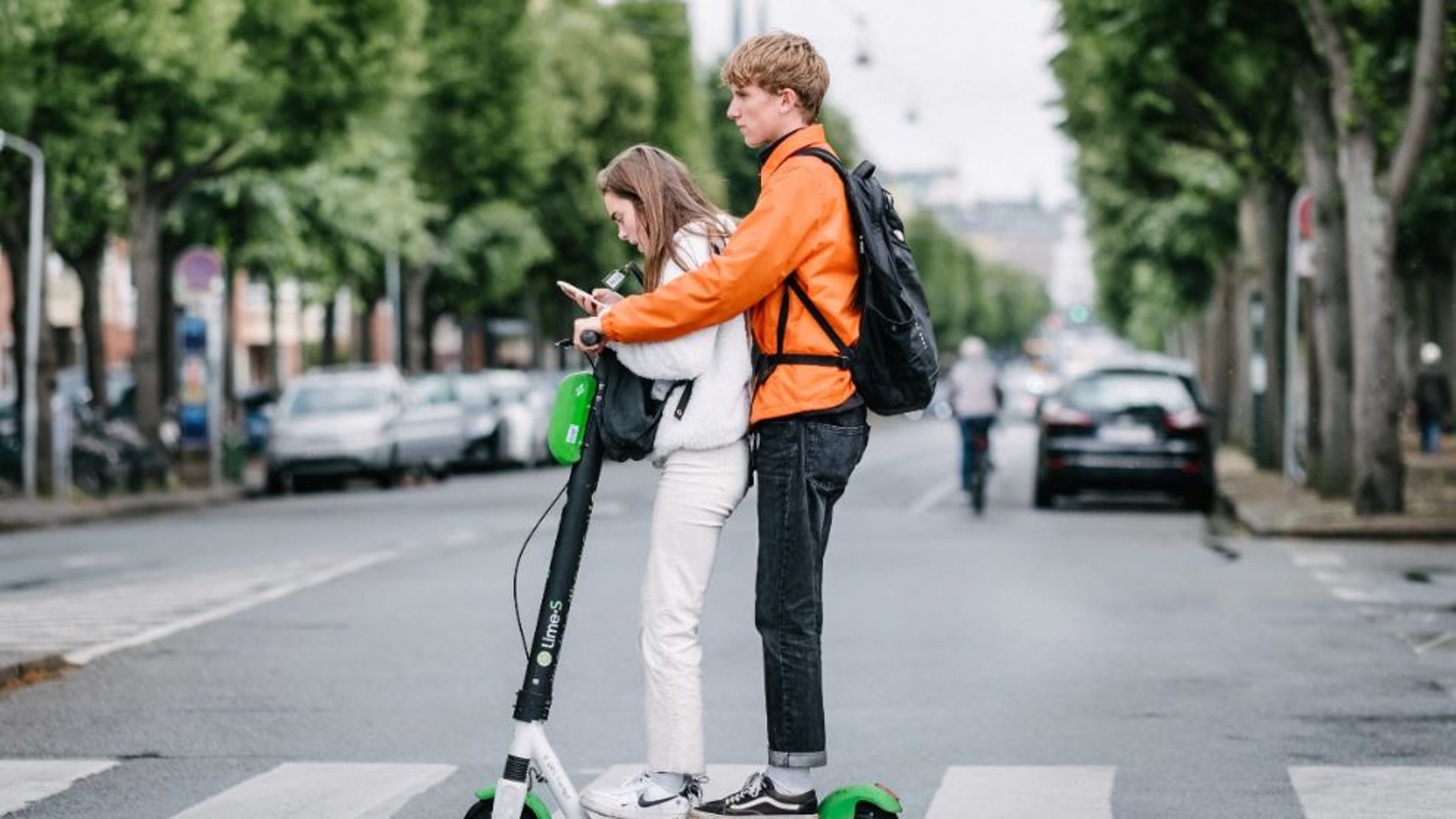 Disenan asfaltos inteligentes para aumentar la seguridad de los patinetes electricos