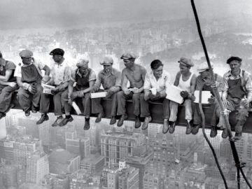 'Lunch Atop a Skyscraper', 1932 'Lunch Atop a Skyscraper', 1932