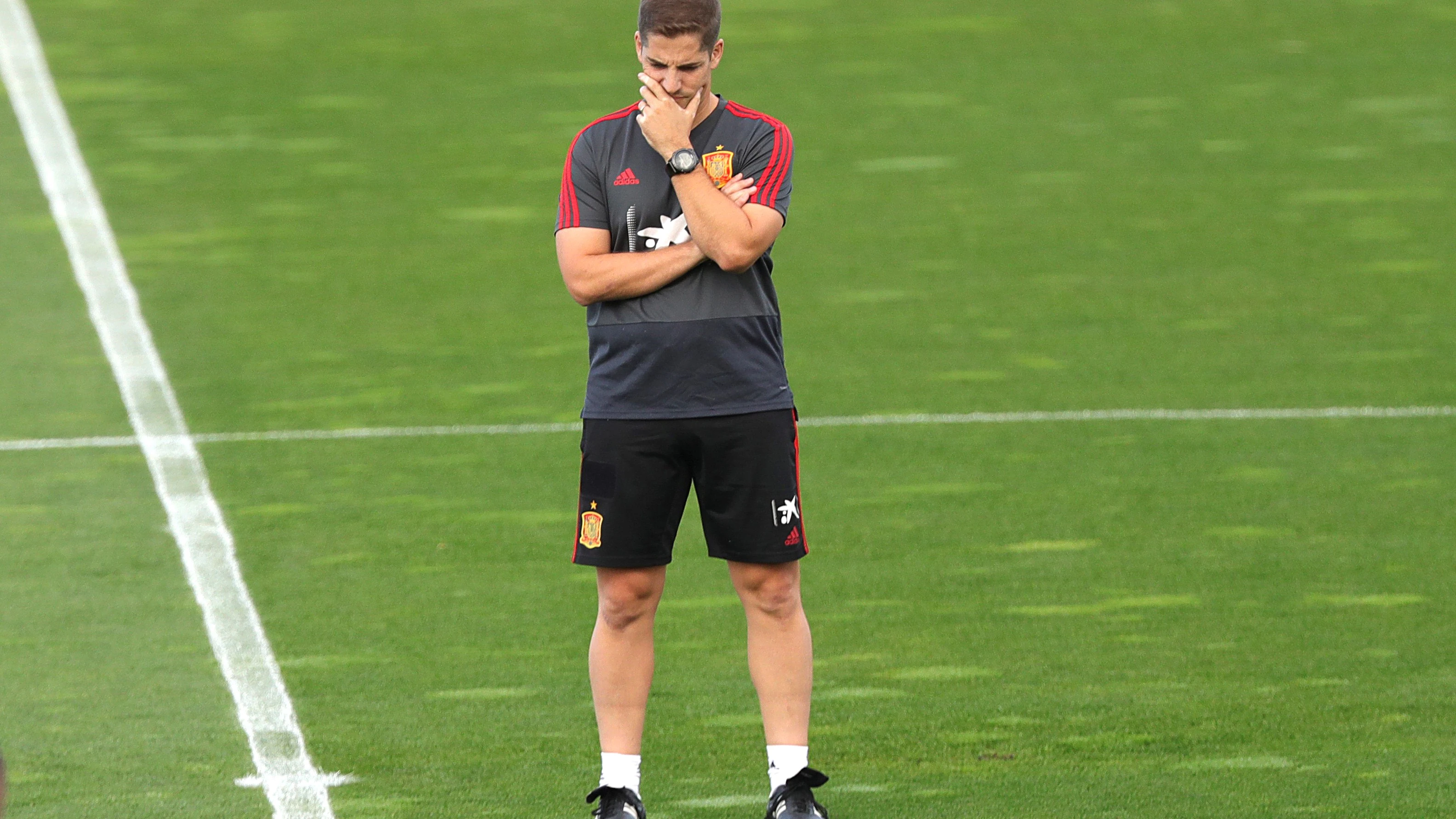 Robert Moreno, durante un entrenamiento de la Selección