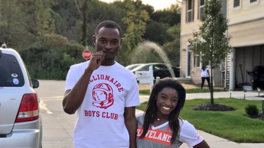 Simone Biles, junto a su hermano Tevin Biles-Thomas Simone Biles, junto a su hermano Tevin Biles-Thomas