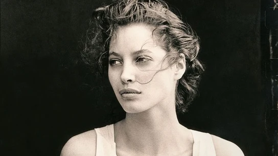 Christy Turlington, fotografiada por Peter Lindbergh Christy Turlington, fotografiada por Peter Lindbergh