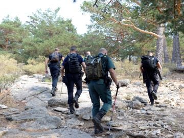 Agentes del equipo de rescate en montaña en la zona de los Siete Picos, en Cercedilla Agentes del equipo de rescate en montaña en la zona de los Siete Picos, en Cercedilla