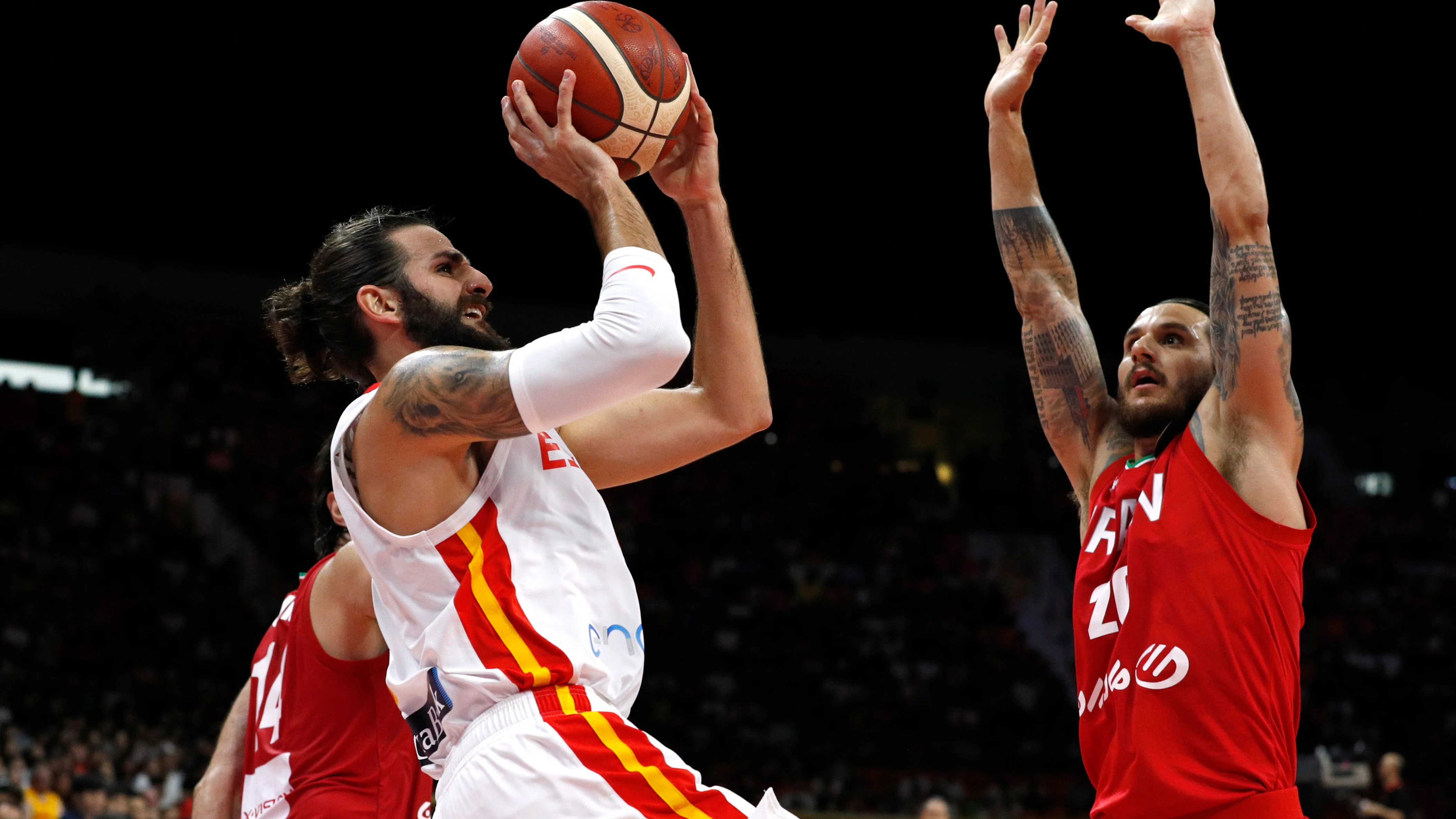 Ricky Rubio lanza a canasta en el partido contra Irán