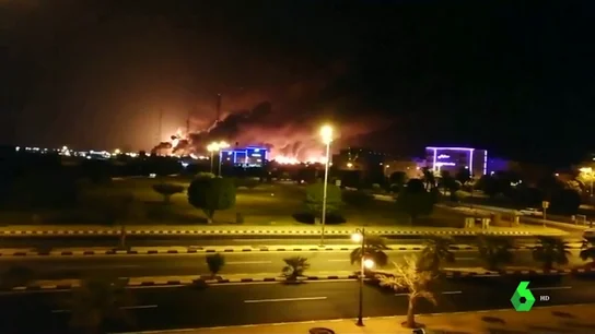 Golpe al corazón del petróleo saudí: una decena de drones atacan dos refinerías Golpe al corazón del petróleo saudí: una decena de drones atacan dos refinerías