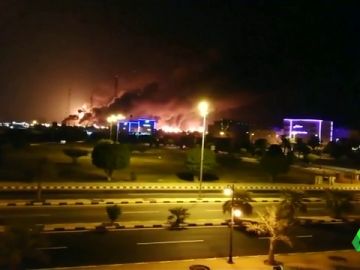 Golpe al corazón del petróleo saudí: una decena de drones atacan dos refinerías