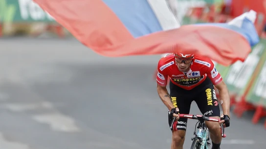 Roglic, con el maillot rojo de la Vuelta Roglic, con el maillot rojo de la Vuelta