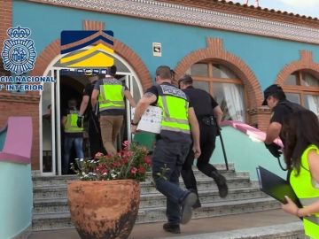 Golpe al tráfico de menores: detienen a 29 miembros de una red que sustraía migrantes de los centros de protección Golpe al tráfico de menores: detienen a 29 miembros de una red que sustraía migrantes de los centros de protección