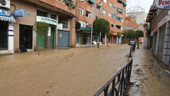 Vista de la zona de Arganda, anegada por la intensa lluvia ca&iacute;d