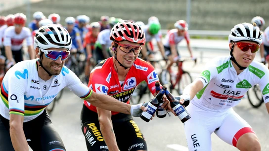 De izquierda a derecha: Valverde, Roglic y Pogacar De izquierda a derecha: Valverde, Roglic y Pogacar