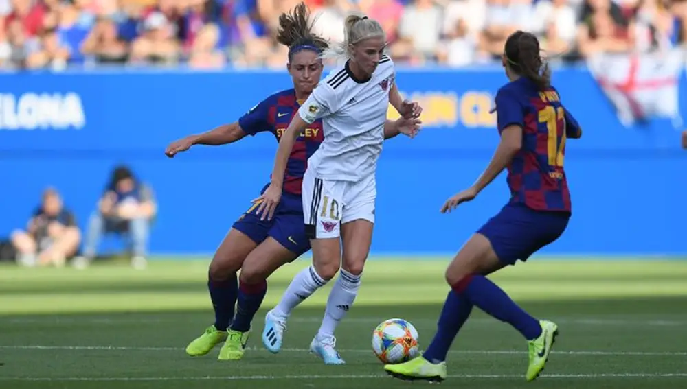 El Tacón será Real Madrid: los socios compromisarios aprueban entrada en el fútbol femenino