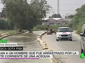 Siguen buscando al hombre arrastrado por el torrente de una acequia en las riadas de Dolores, Alicante Siguen buscando al hombre arrastrado por el torrente de una acequia en las riadas de Dolores, Alicante