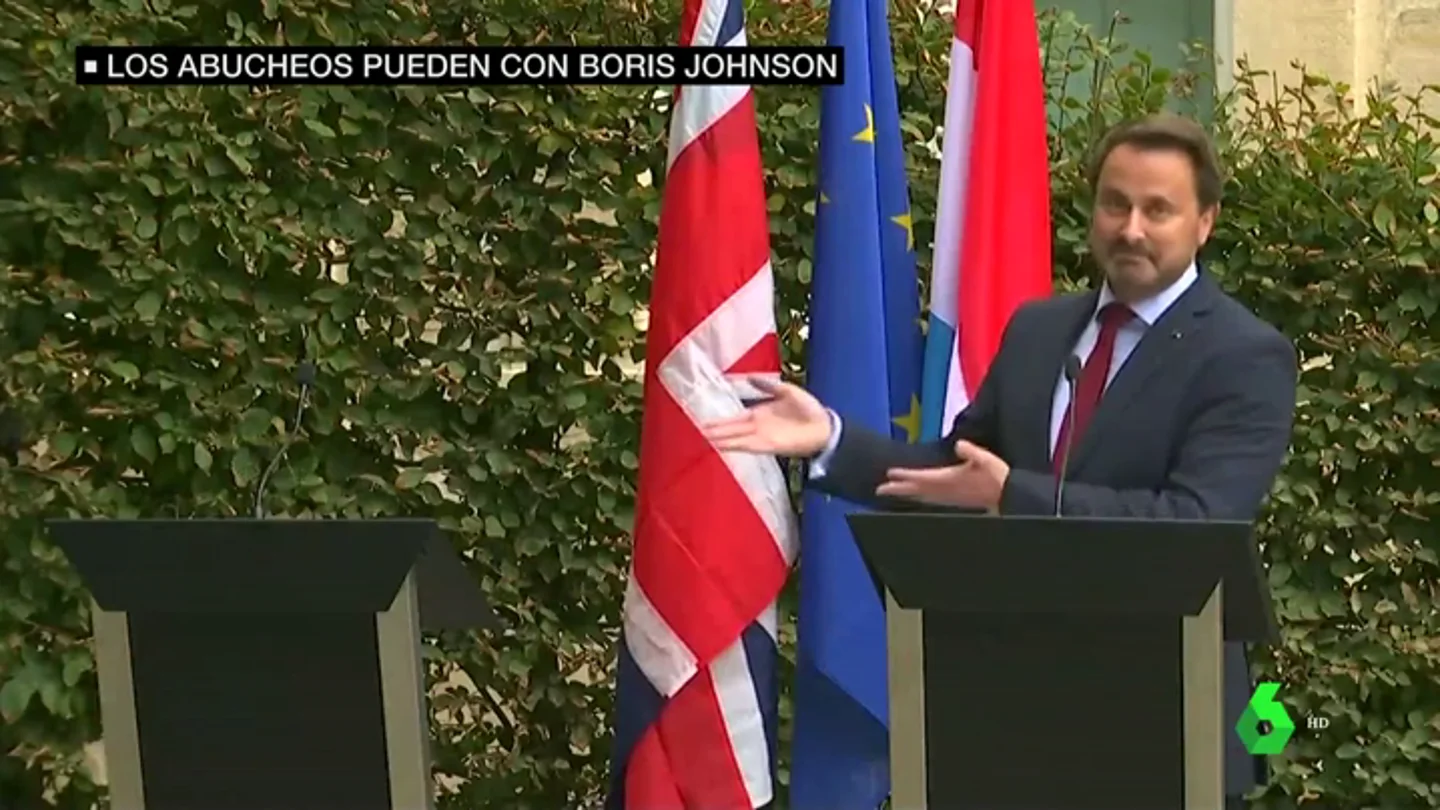 Boris Johnson planta al primer ministro de Luxemburgo para escapar de los abucheos Boris Johnson planta al primer ministro de Luxemburgo para escapar de los abucheos