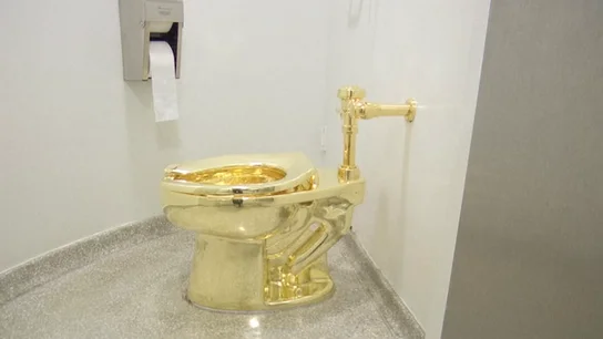 El robo del váter de oro y otros retretes artísticos El robo del váter de oro y otros retretes artísticos