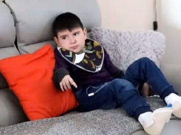 Nolan fue infectado por E. Coli tras comer una hamburguesa contaminada Nolan fue infectado por E. Coli tras comer una hamburguesa contaminada