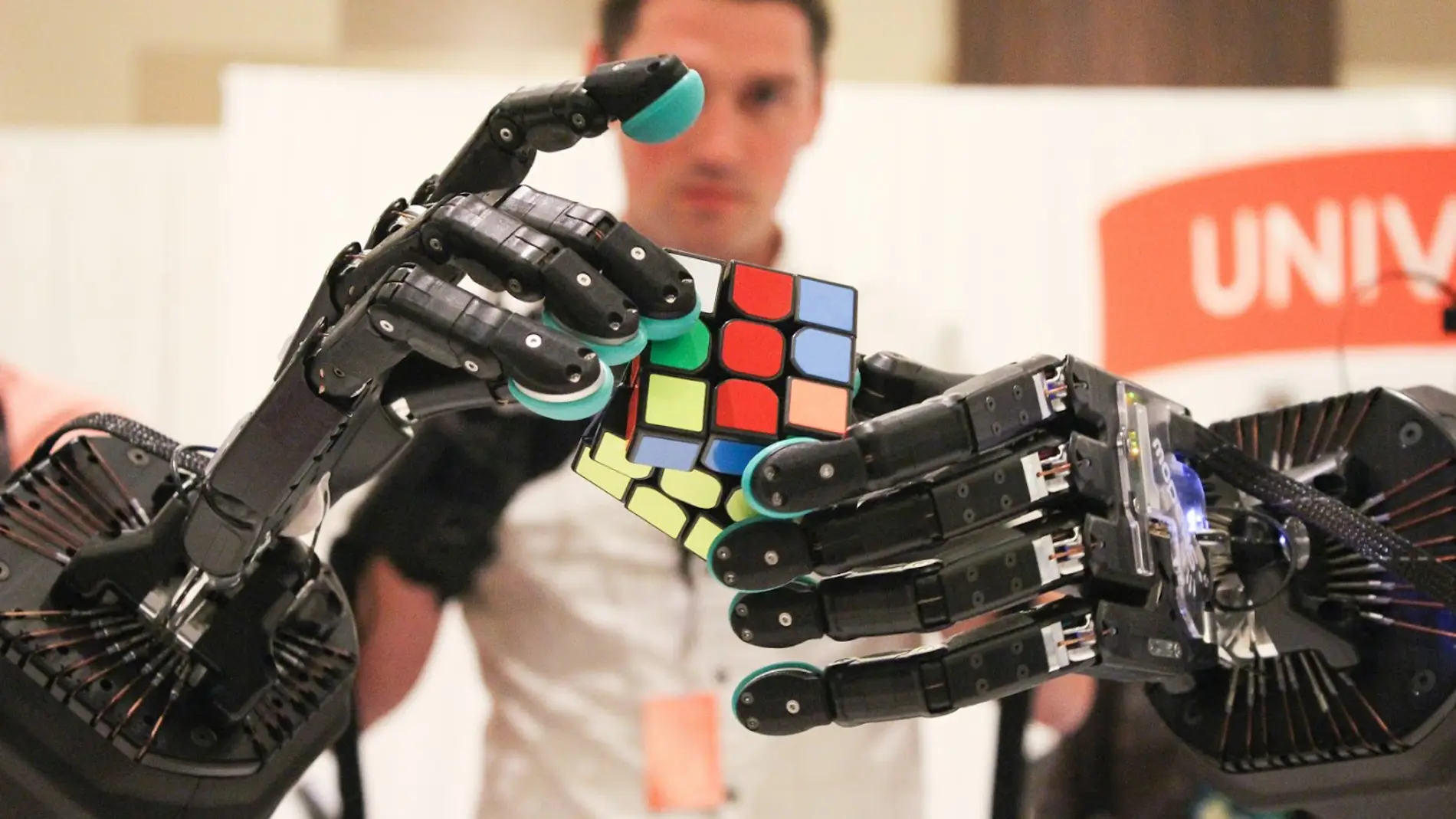 La nueva generacion de robots tendra manos mas humanas